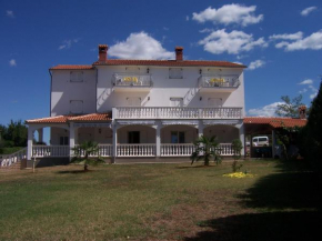  Apartment Coskovic  Rošini